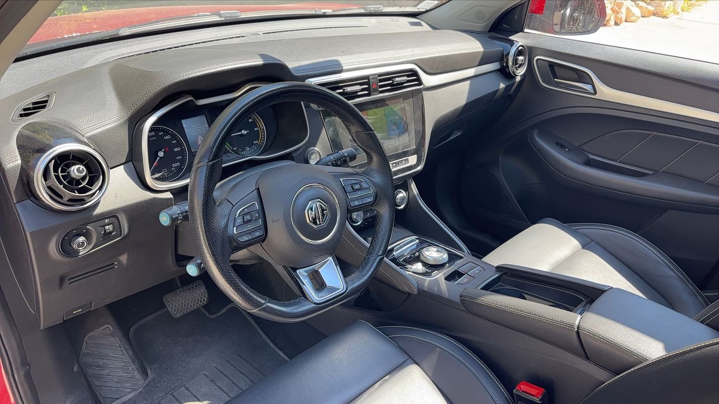MG ZS - Photo 8