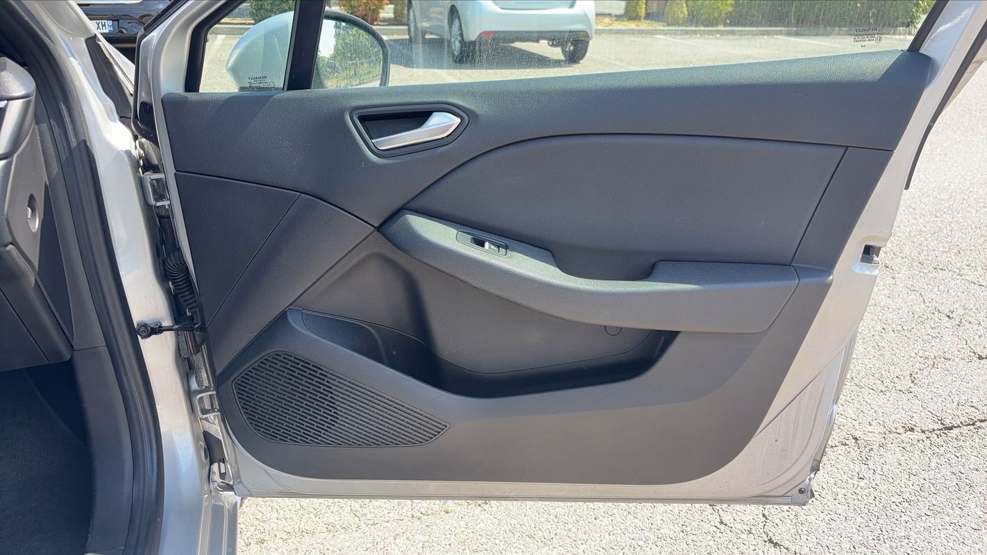 Renault Clio - Photo 22