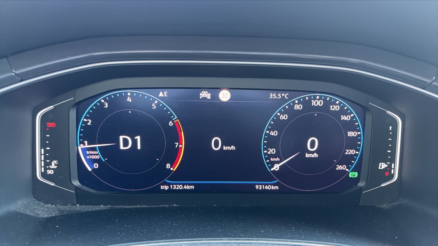 Volkswagen T-Roc - Photo 12