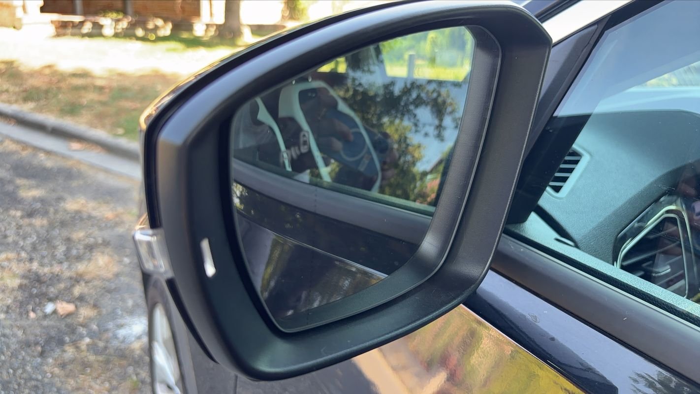 Volkswagen T-Roc - Photo 13