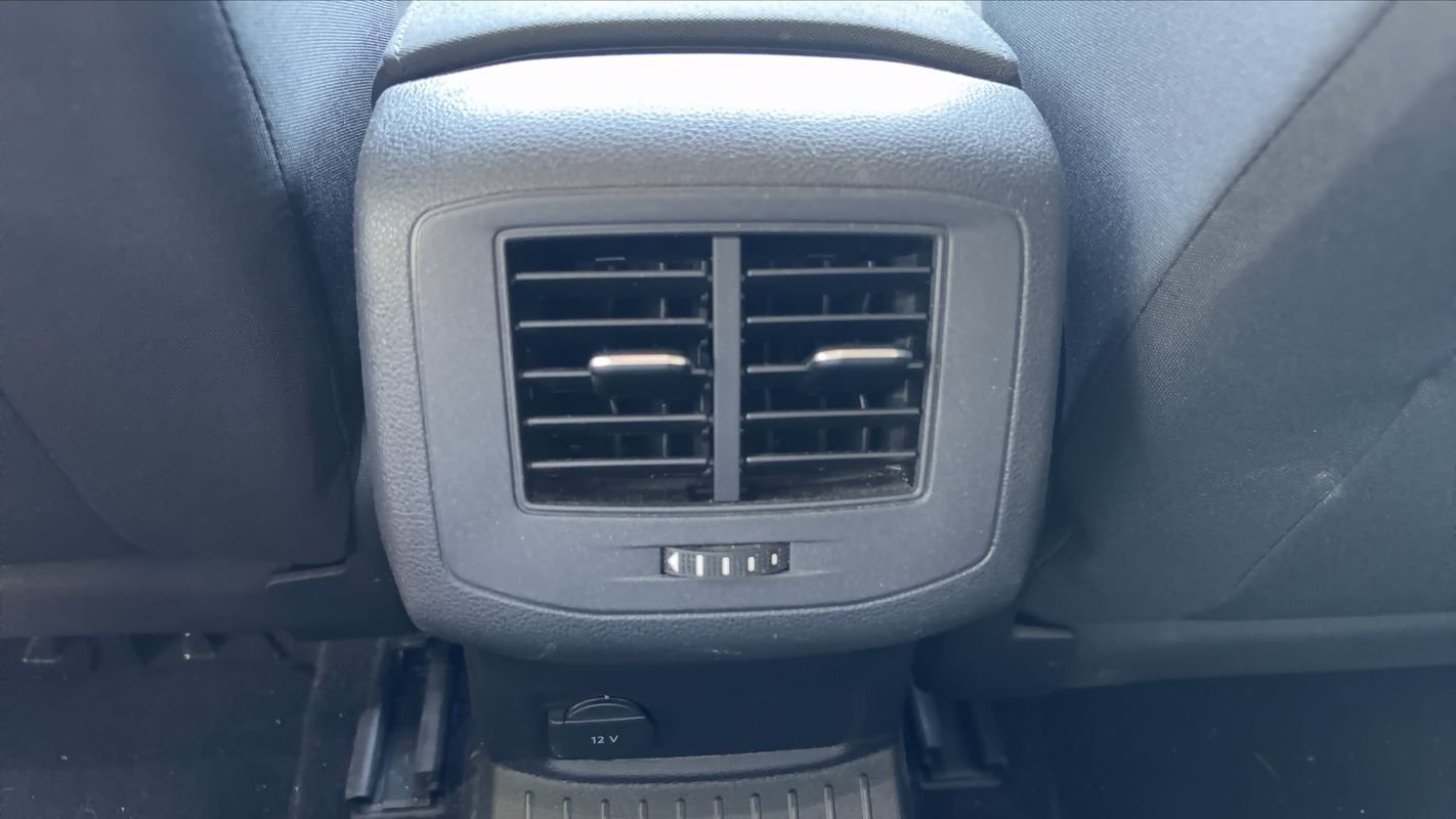 Volkswagen T-Roc - Photo 24