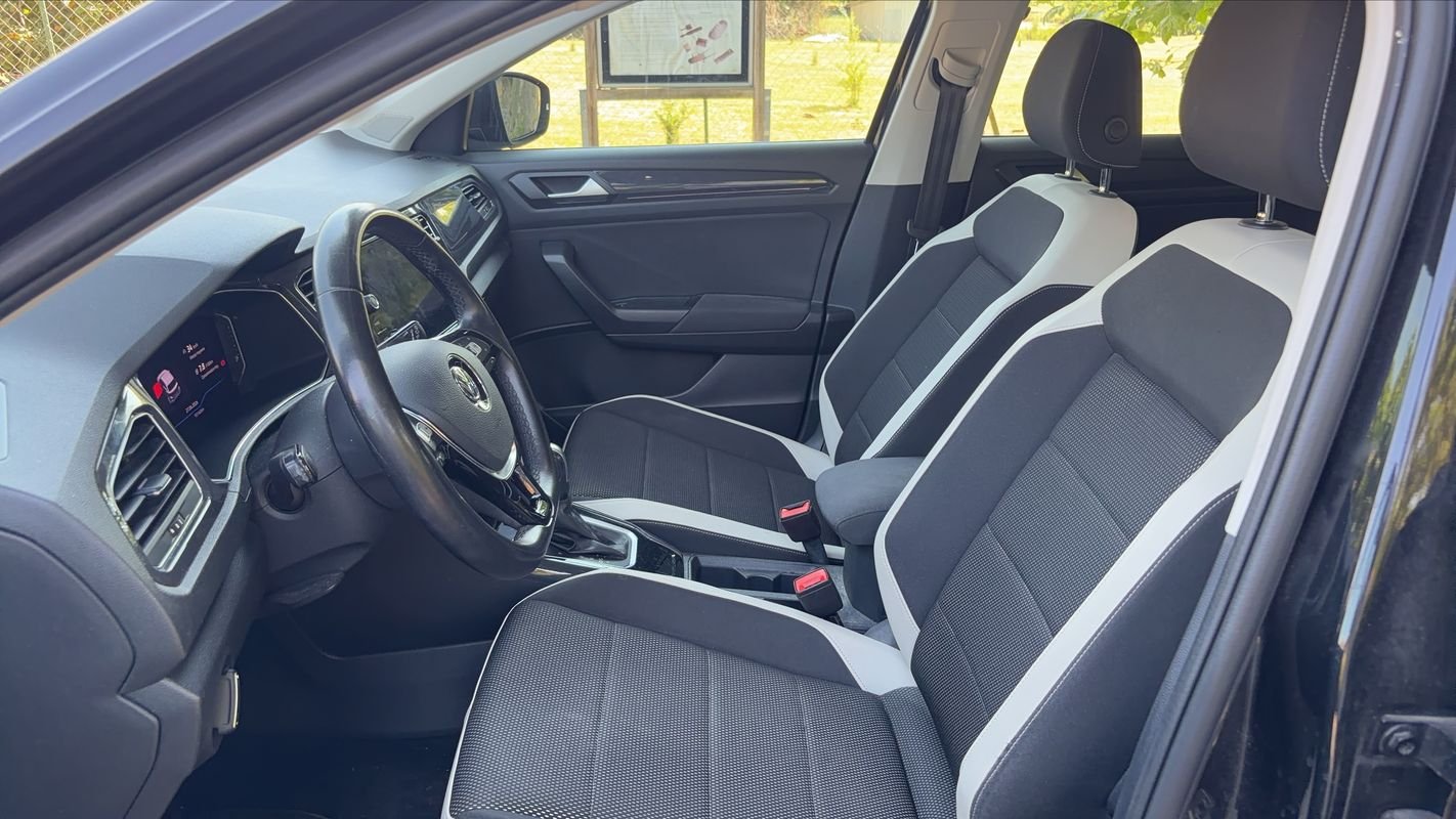 Volkswagen T-Roc - Photo 26