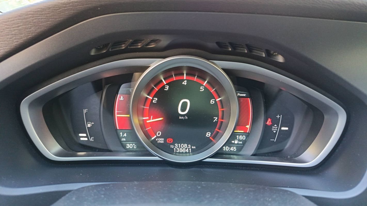 Volvo V40 - Photo 12