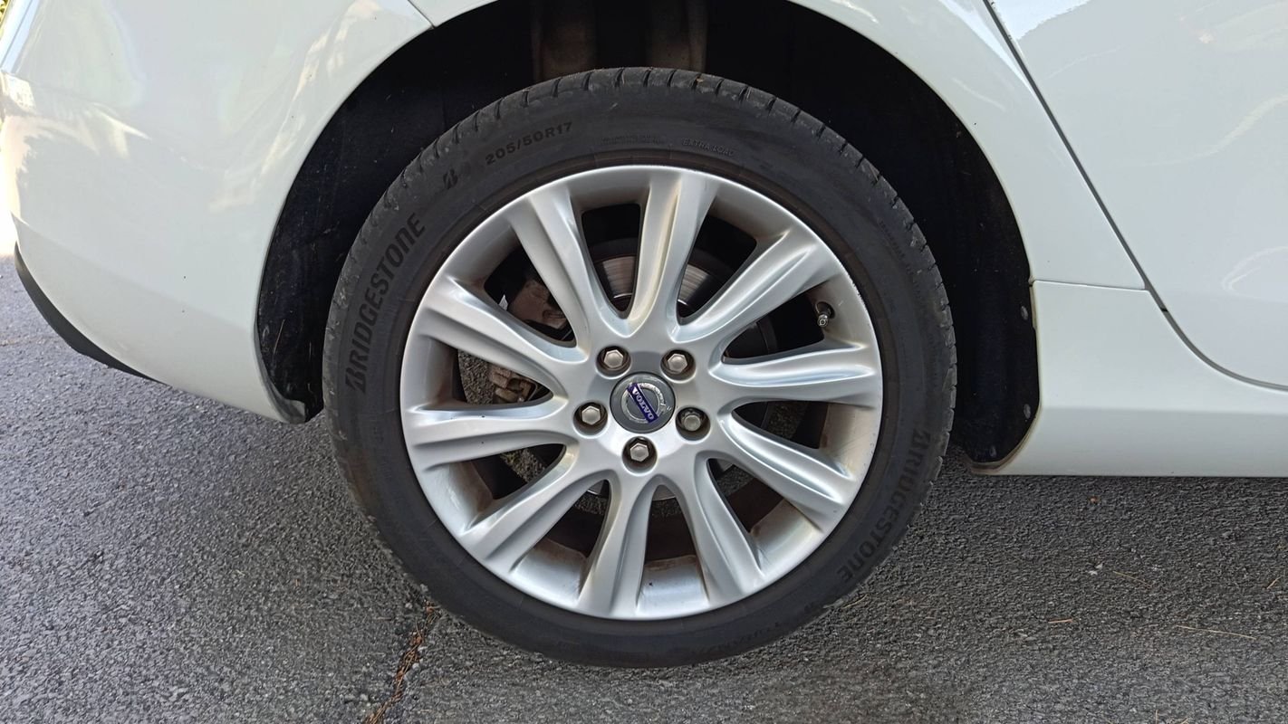 Volvo V40 - Photo 16