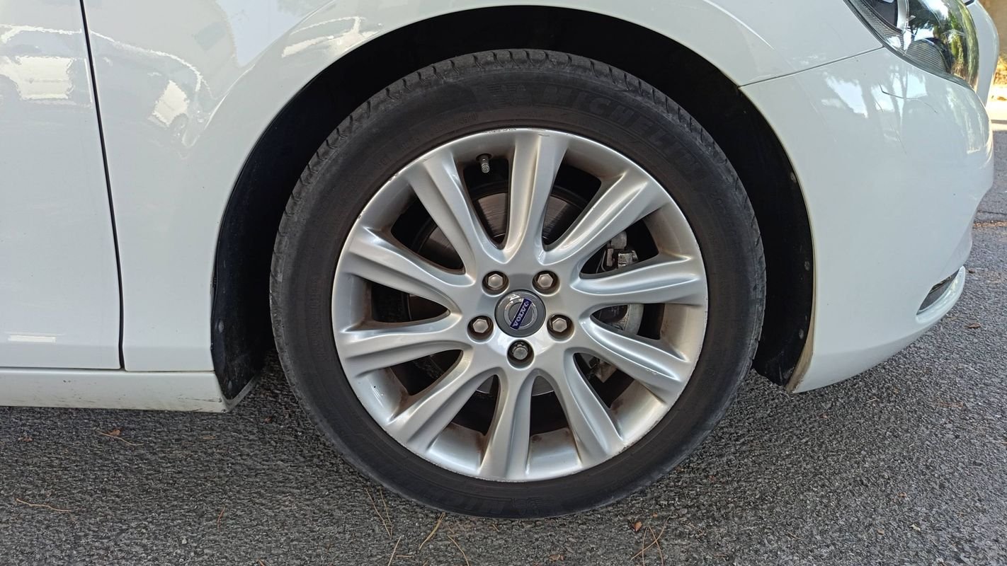 Volvo V40 - Photo 17