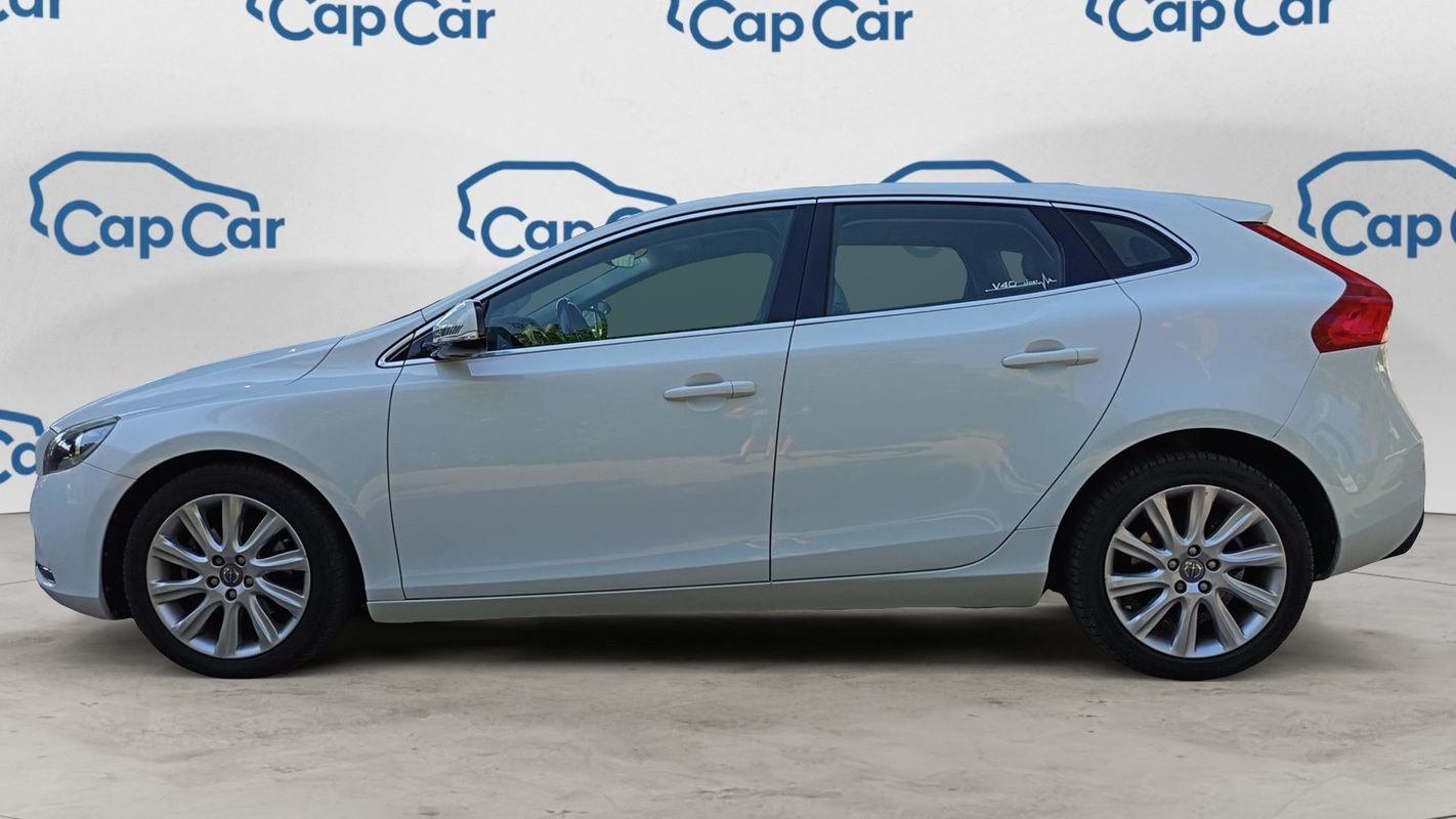 Volvo V40 - Photo 2