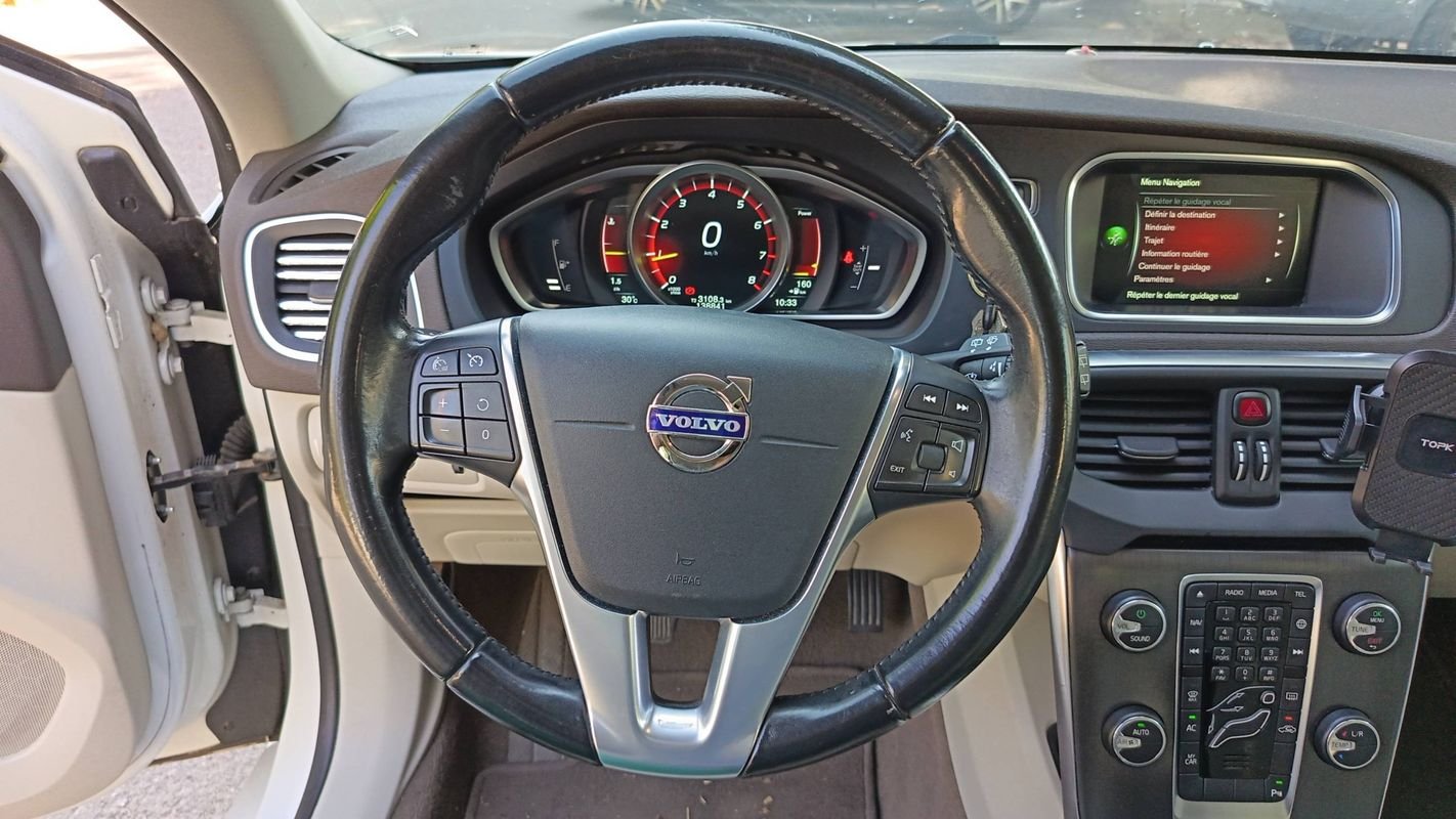 Volvo V40 - Photo 22