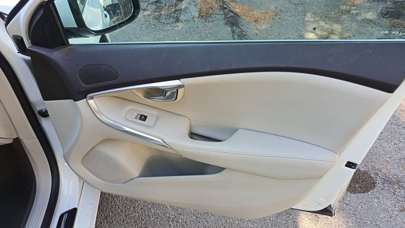 Volvo V40 - Photo 23