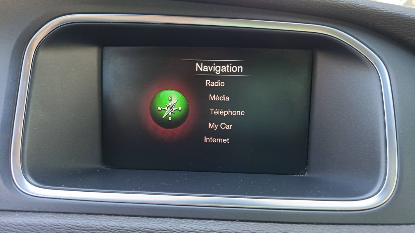 Volvo V40 - Photo 24