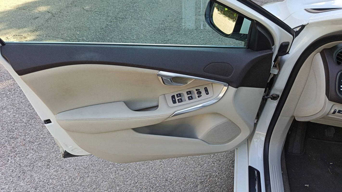 Volvo V40 - Photo 7