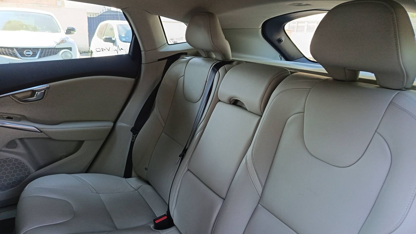 Volvo V40 - Photo 9