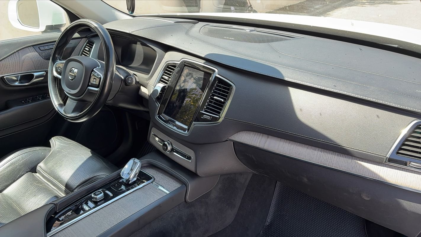 Volvo XC90 - Photo 10