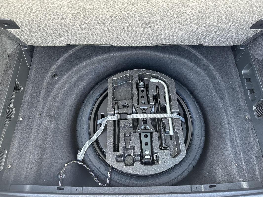 Skoda Superb Combi - Photo 28