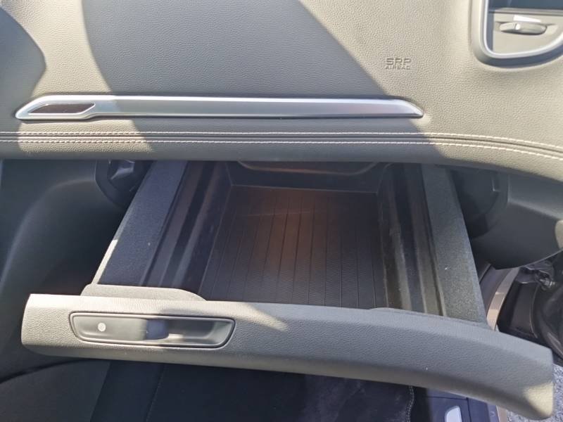 Renault Scénic - Photo 28
