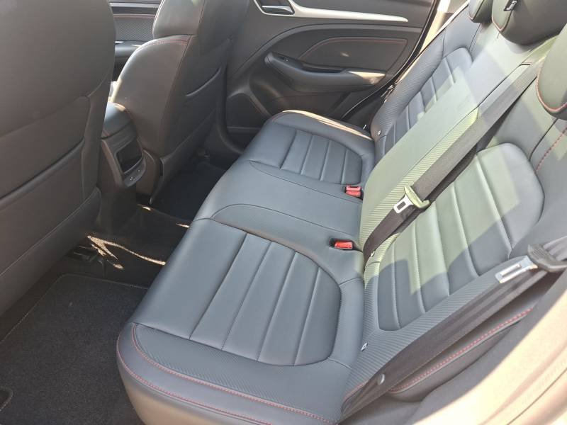 MG ZS - Photo 15