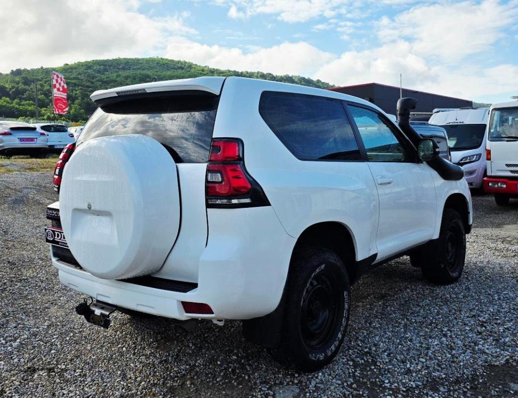 Toyota Land Cruiser - Photo 16