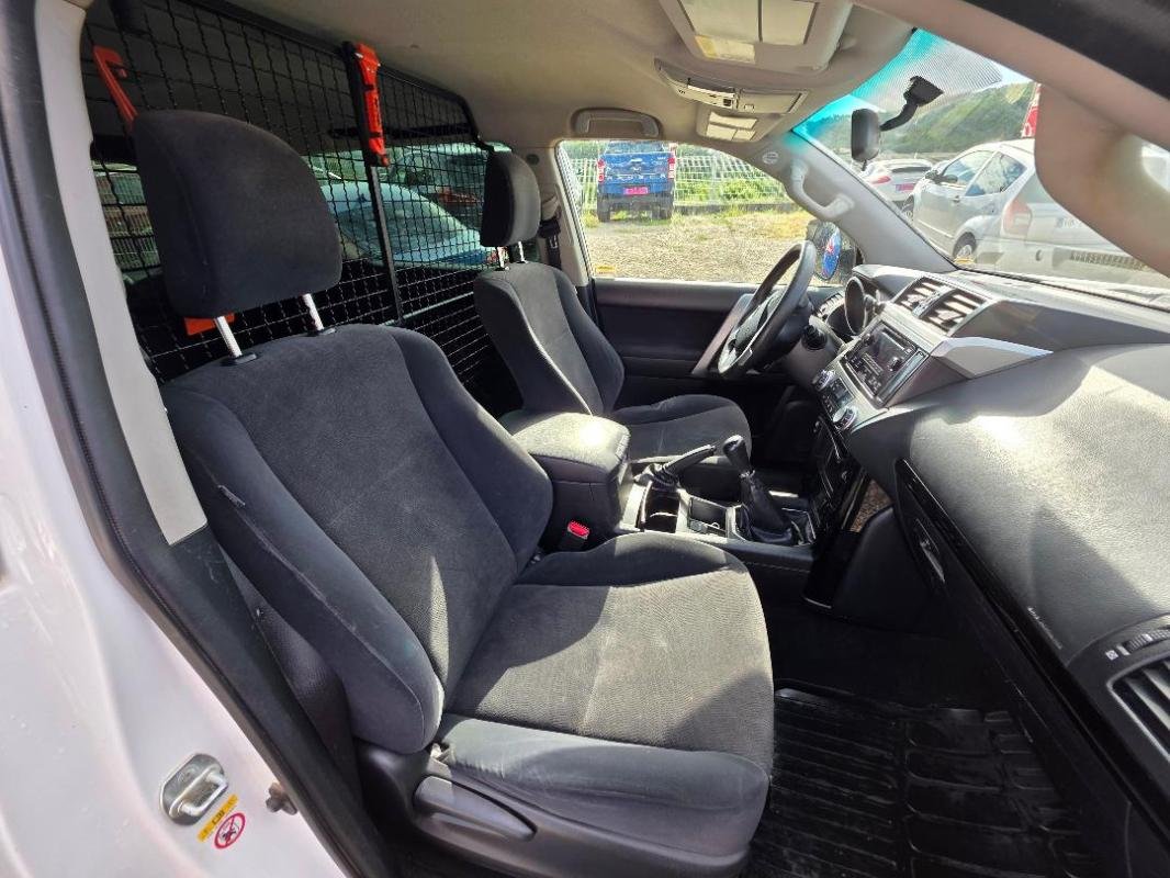 Toyota Land Cruiser - Photo 19