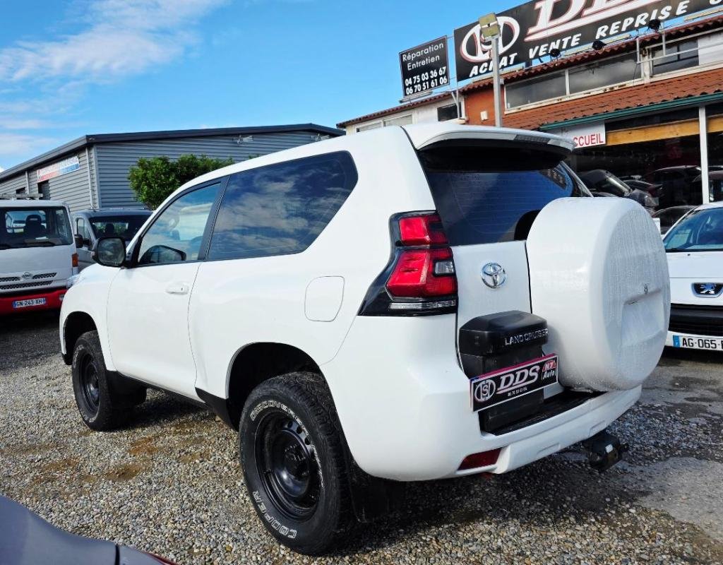 Toyota Land Cruiser - Photo 3