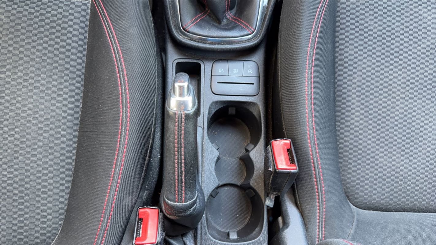 Ford Fiesta - Photo 22