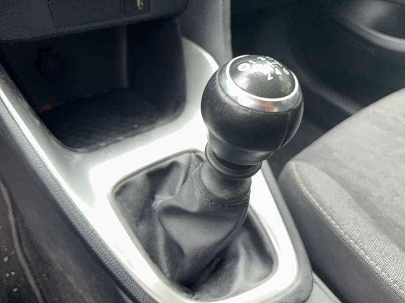 Toyota Yaris - Photo 23