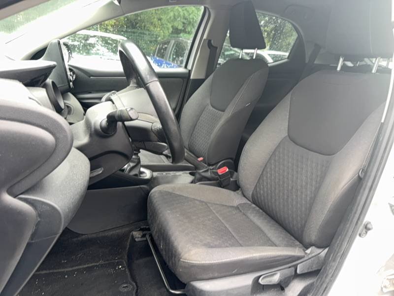 Toyota Yaris - Photo 10