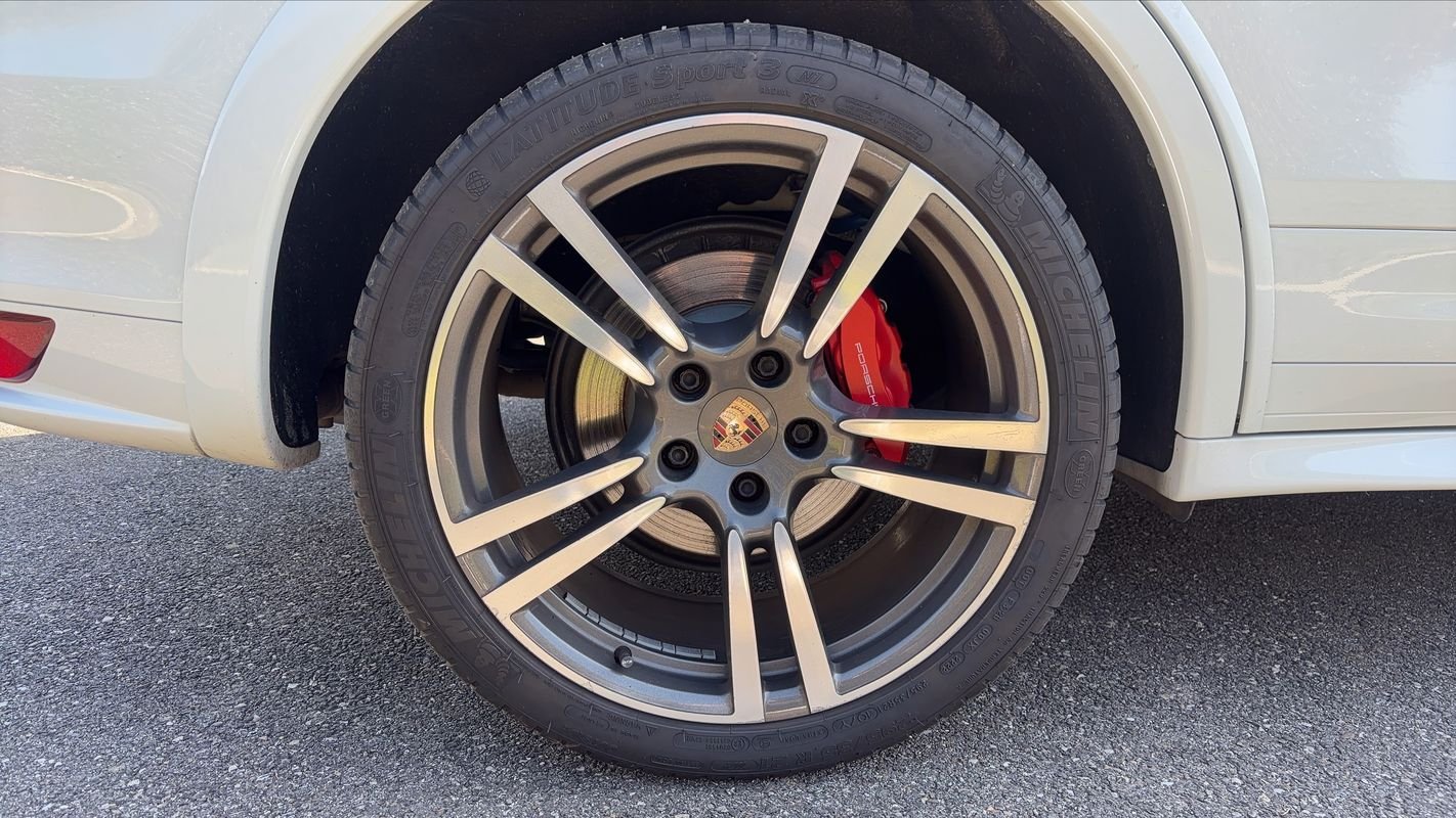 Porsche Cayenne - Photo 16