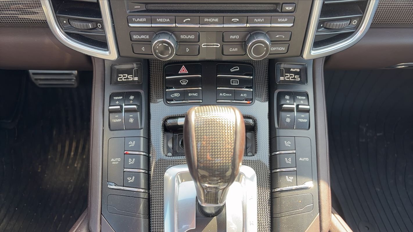 Porsche Cayenne - Photo 28