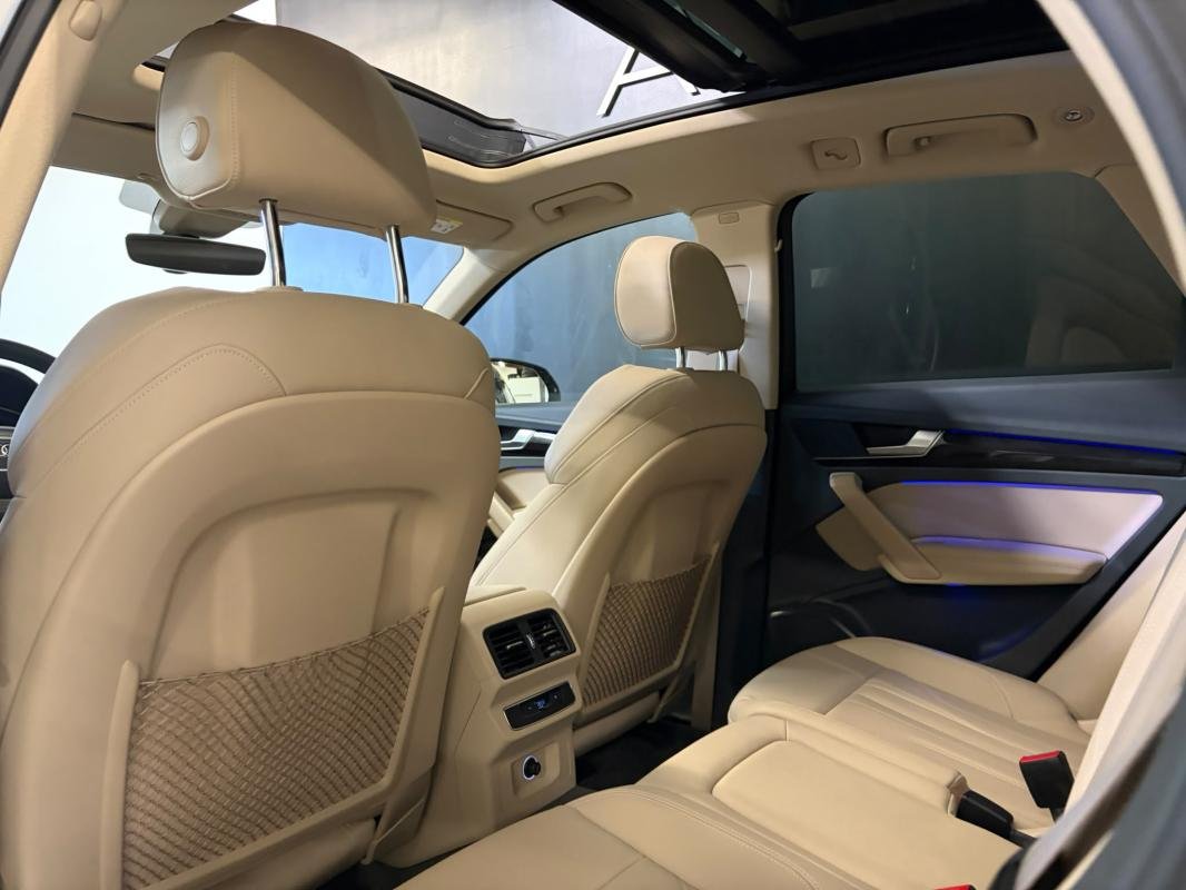 Audi Q5 - Photo 11