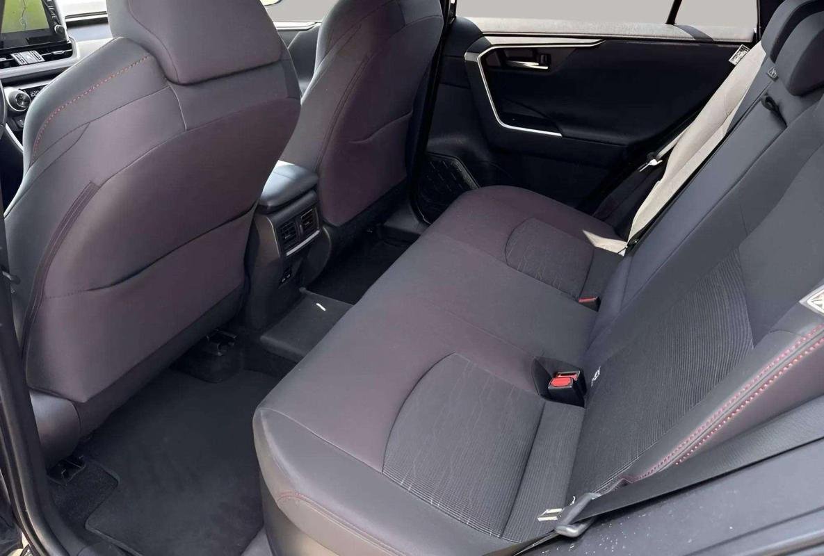 Toyota RAV4 - Photo 14