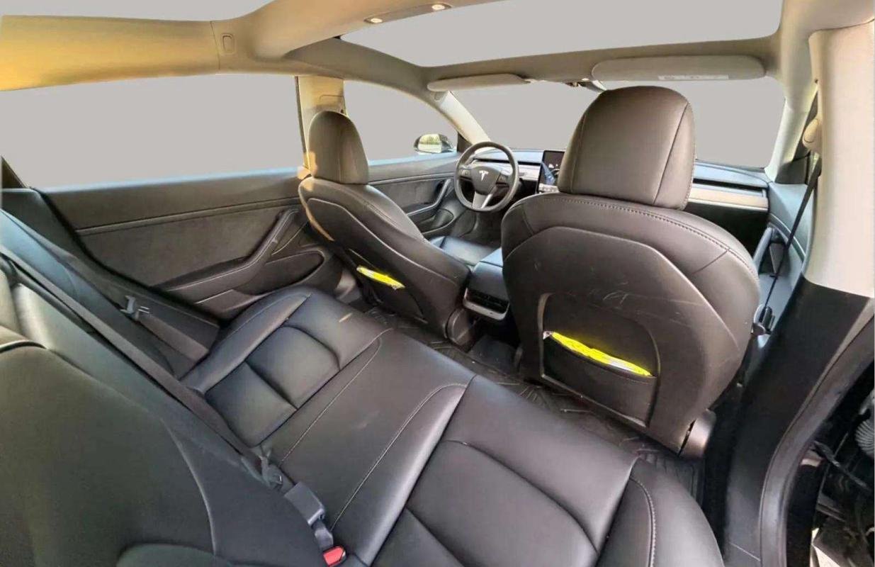 Tesla Model 3 - Photo 7