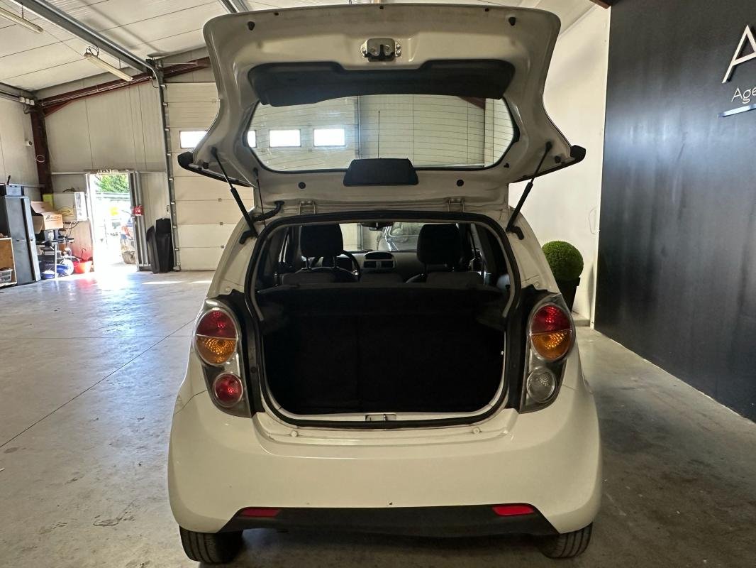 Chevrolet Spark - Photo 16