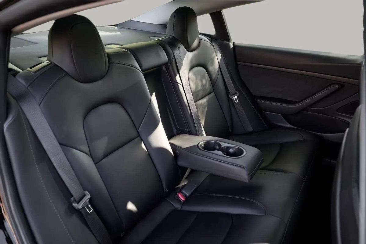 Tesla Model 3 - Photo 8