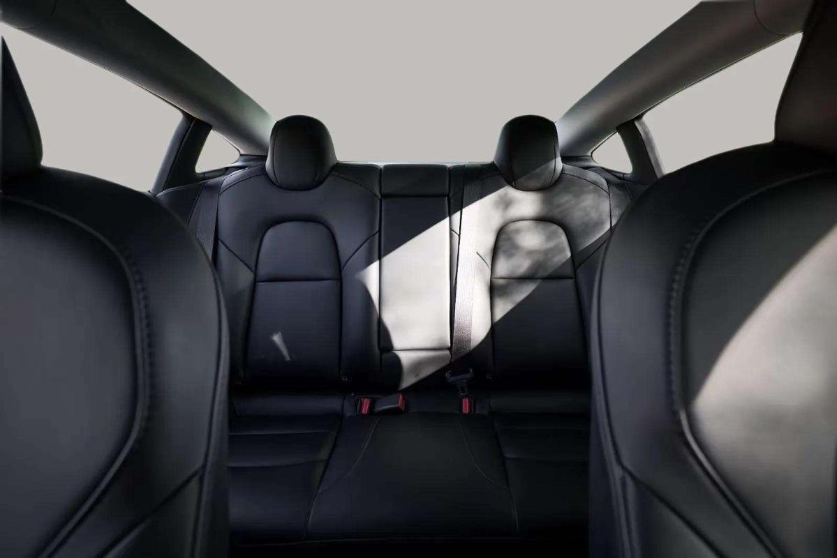 Tesla Model 3 - Photo 9
