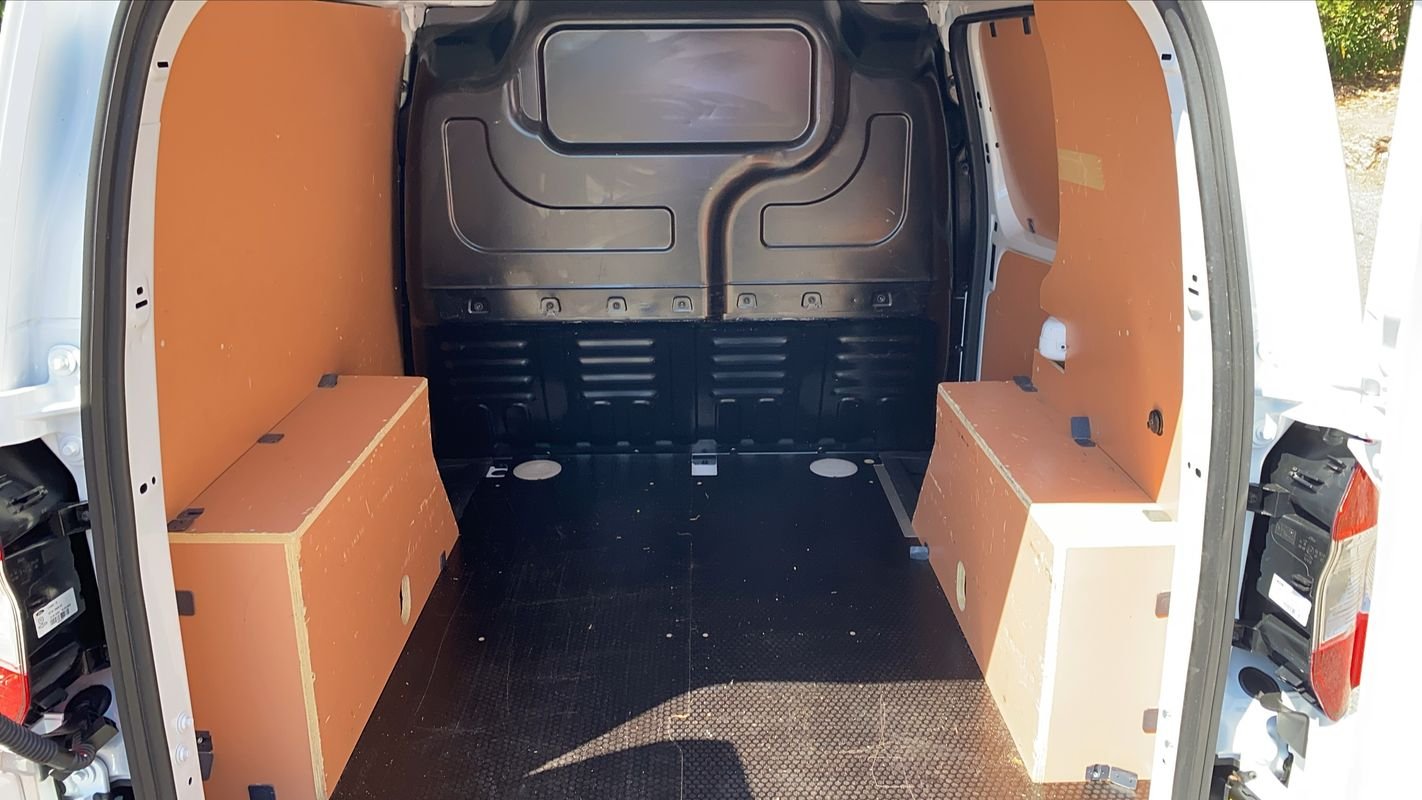 Ford transit courier - Photo 14