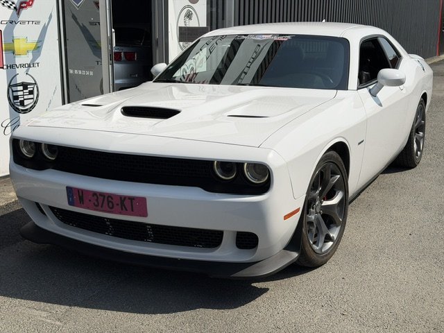 Dodge Challenger - Photo 1