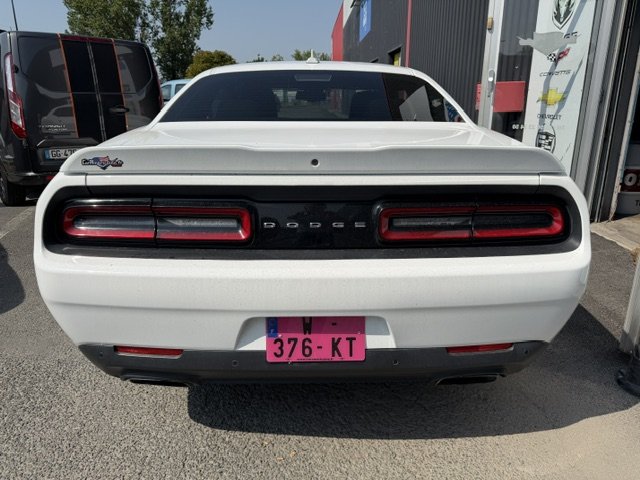 Dodge Challenger - Photo 11