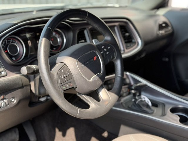 Dodge Challenger - Photo 14