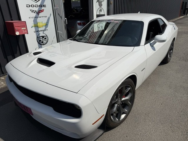 Dodge Challenger - Photo 2