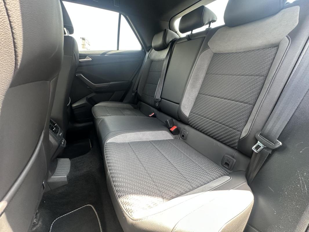 Volkswagen T-Roc - Photo 18