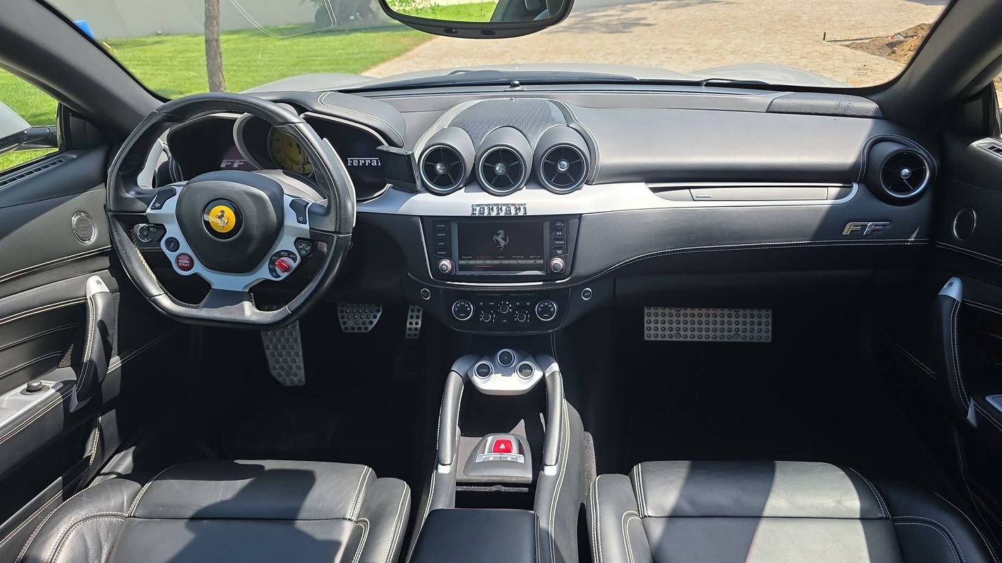 Ferrari FF - Photo 11