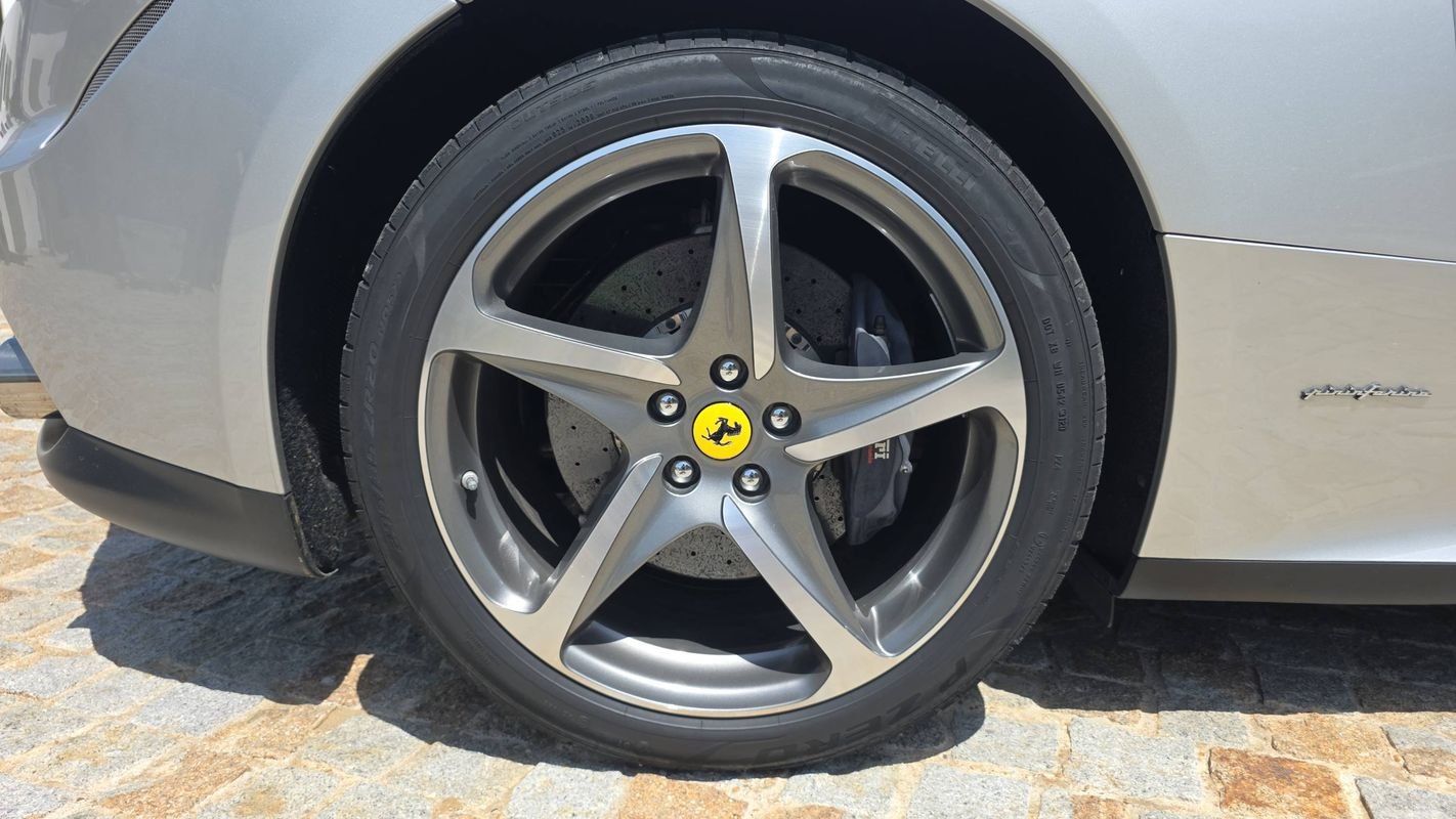 Ferrari FF - Photo 16