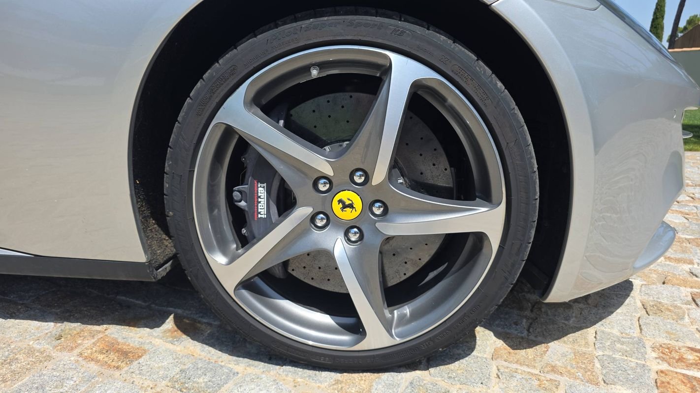 Ferrari FF - Photo 17