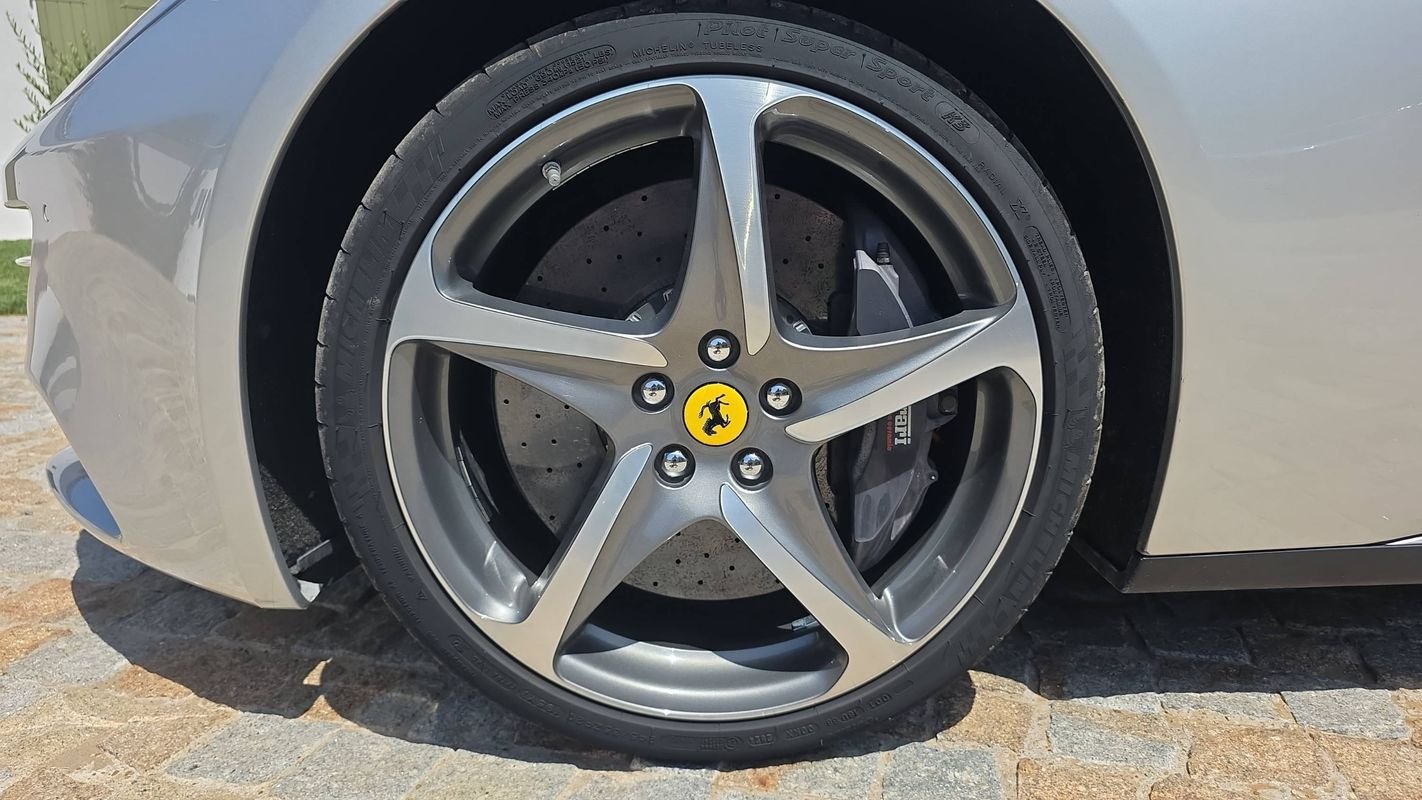 Ferrari FF - Photo 18