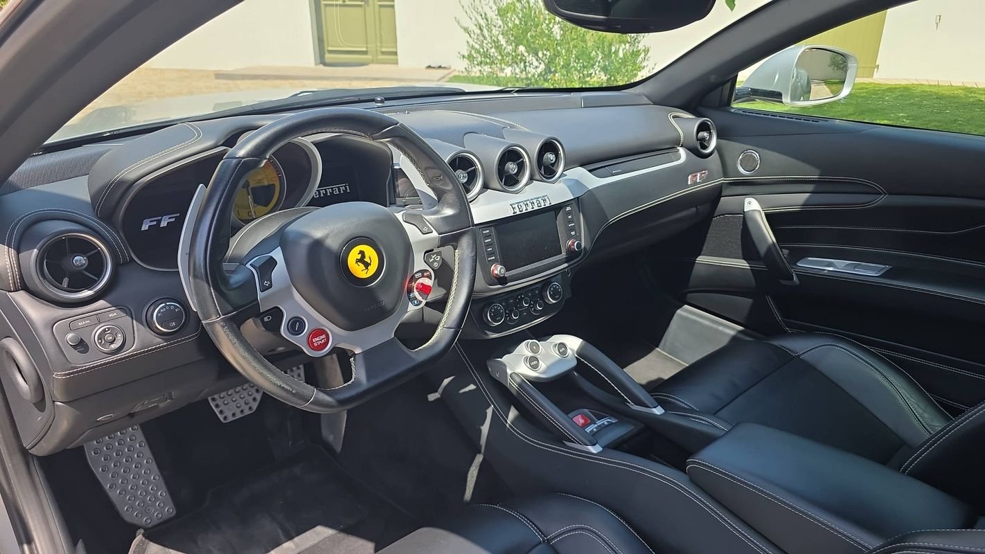 Ferrari FF - Photo 8