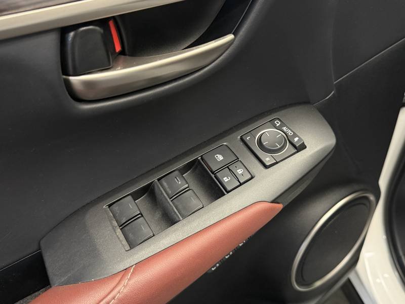 Lexus NX - Photo 15