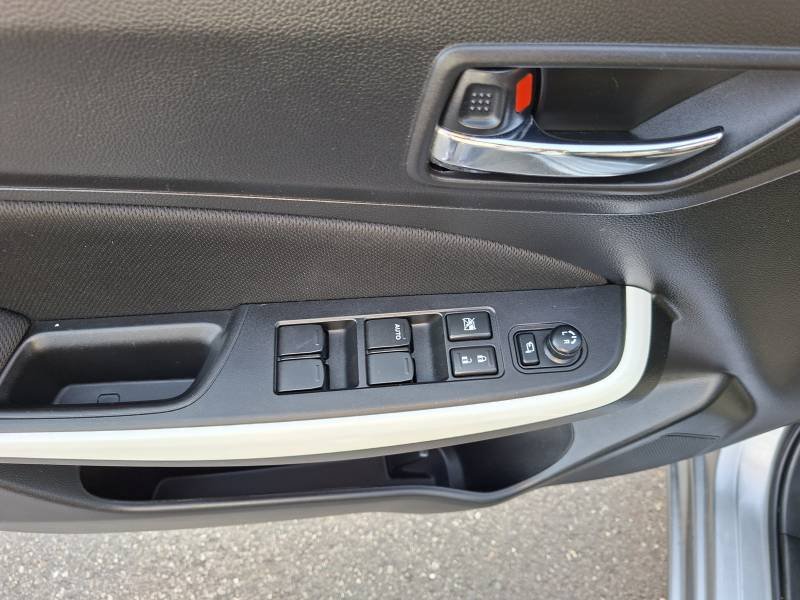 Suzuki Swift - Photo 12