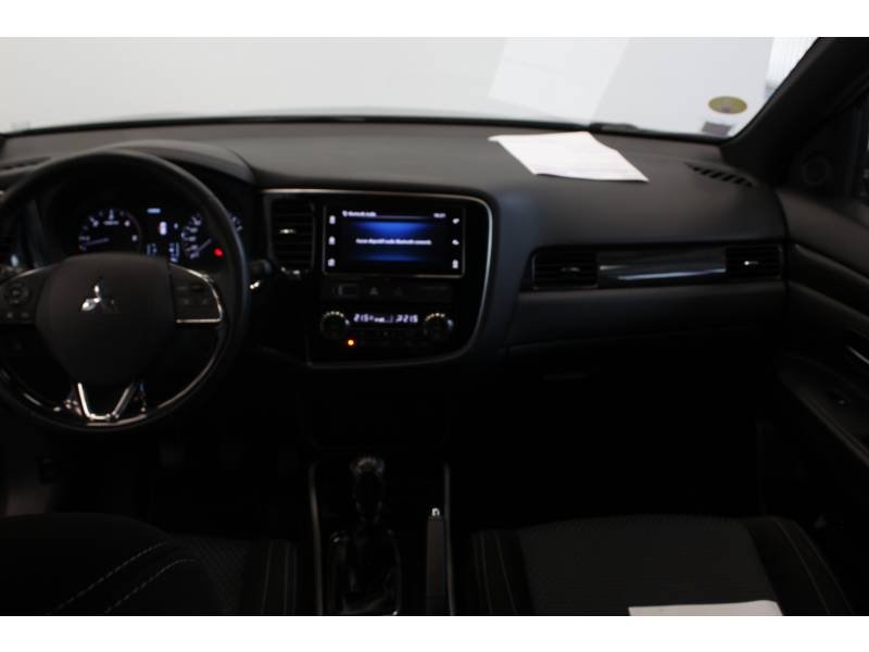 Mitsubishi Outlander - Photo 11