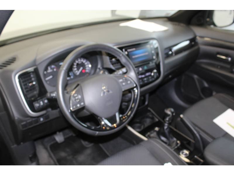 Mitsubishi Outlander - Photo 15
