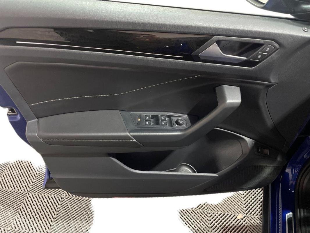 Volkswagen T-Roc - Photo 15
