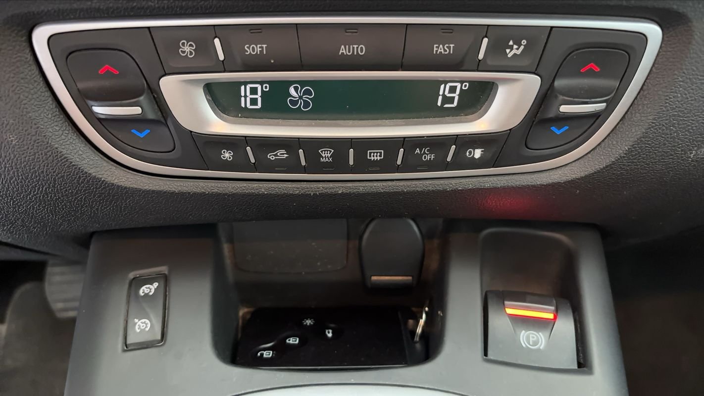 Renault Scénic - Photo 26
